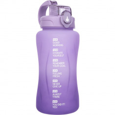 Bidon pentru apa de 2 litri, cu pai, marcaje de timp si mesaje motivationale, cu maner, din PETG de inalta calitate, fara BPA, inchidere ermetica, uso