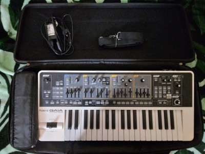 Sintetizator Roland GAIA SH-01 cu Luftrum Soundbank foto