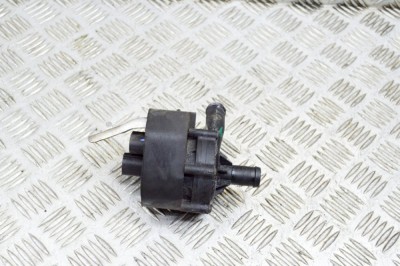 Pompa de apa auxiliara TESLA MODEL S 2017 OEM: 1037327-00-F 13226025 foto