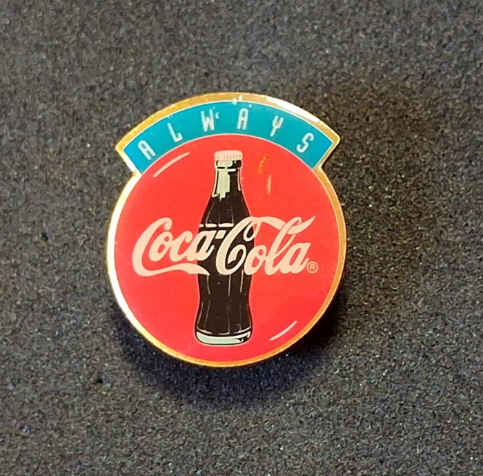 Insigna - "COCA COLA"