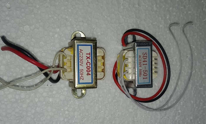 TRANSFORMATOR 24V , 0.8 A set 2 bucati