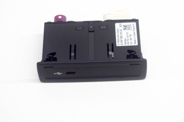 Port USB/AUX-In MERCEDES-BENZ A W177 2019 OEM: A2478203902,A2C1668930601 15204874