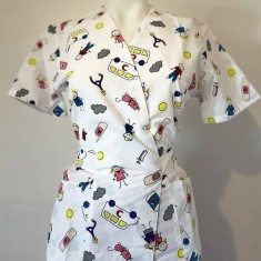 Bluza medicala kimono alba cu imprimeu, model Kids - XL