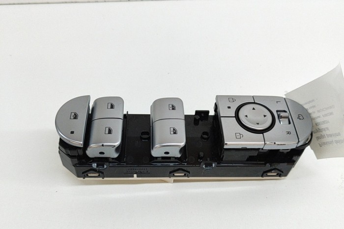 Buton geam ușă dreapta față HYUNDAI IONIQ 5 NE 2020 OEM: 93571-GI850LS5 26558291