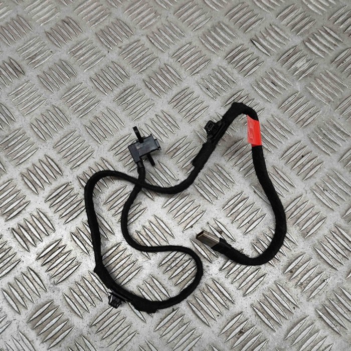 Port USB/AUX-In TESLA MODEL 3 2021 OEM: 1593174-00-C | 22281367