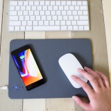 Cumpara ieftin Mouse pad pentru incarcat gadgeturi wireless | Kikkerland