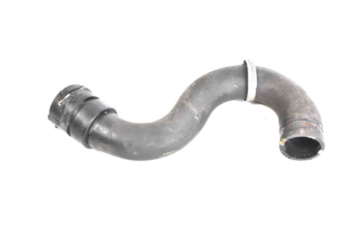 Furtun radiator răcire dreapta VOLVO XC60 2009 OEM: 6G918260JB