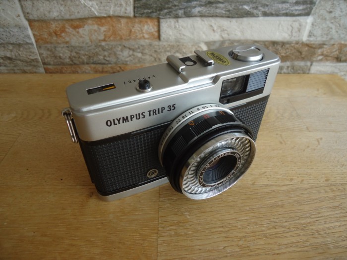Olympus Trip 35 mm (1967) compact camera + husa!