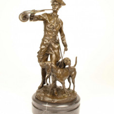 Loius XV- lea cu ogarul-statueta din bronz pe un soclu din marmura TM-69