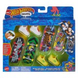 Set 4 mini skateboarduri si 2 perechi pantofi, Hot Wheels, HVM14