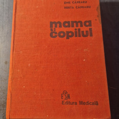 Mama si copilul Emil Capraru