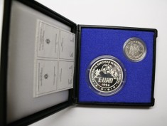 100 LEI +10 LEI 1996 . CE DE FOTBAL ANGLIA . PROOF . ARGINT +NICHEL .