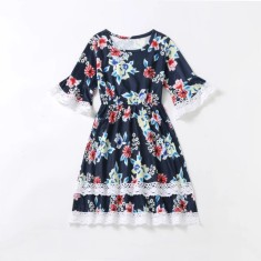 Rochiță Bleumarin pentru Fetițe cu Imprimeu Floral și M&acirc;neci cu Dantelă (Marime