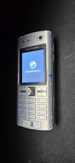 SONY ERICSSON K608i + INCARCATOR , ADUS DIN AFARA TREBUIE DECODAT .