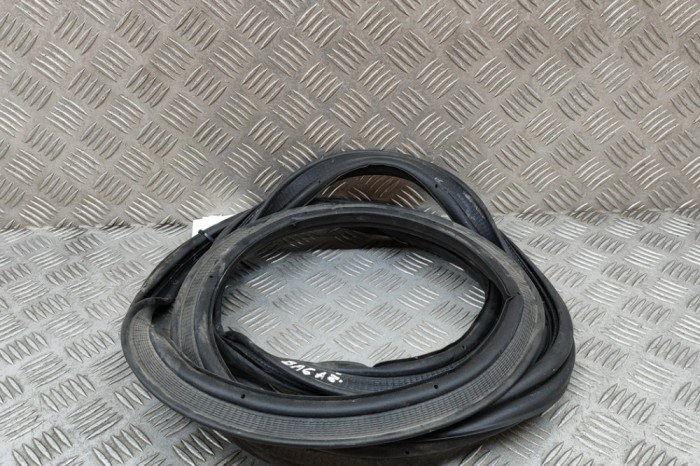Garnitura de cauciuc haion CITRO&Euml;N C4 X BD_, BE_, BF_ 2024 OEM: 9842117080 27530264