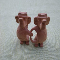 Pereche de elefantei sculptati in lemn exotic