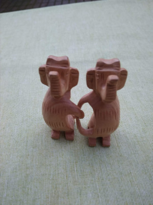 Pereche de elefantei sculptati in lemn exotic foto