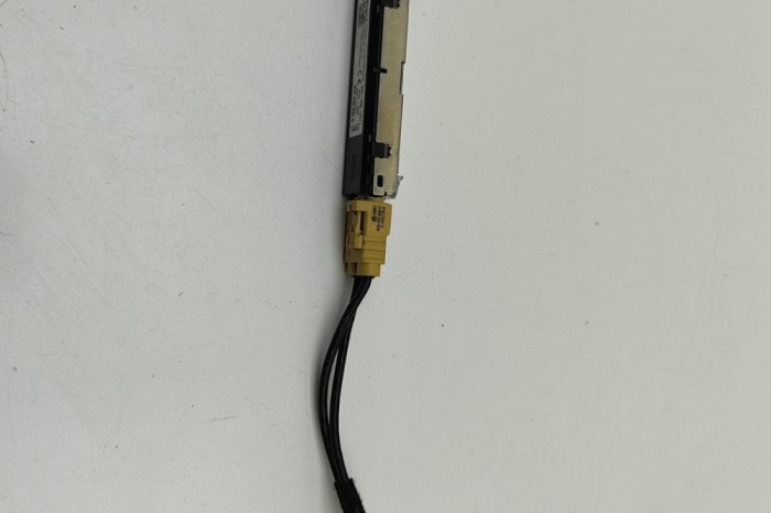 Amplificator de antena AUDI A3 Limousine 8VS, 8VM 2018 OEM: 8V5035225D 30811408