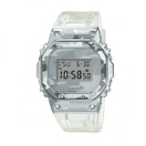 Casio G-Shock GM-5600SCM-1ER, Edition Limitată Digital Ceas Barbătesc 43.2mm Cronograf Baterie cu Curea din Cauciuc Gri/Alb