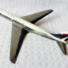 Macheta veche de avion McDonnell Douglas DC 8, macheta de colectie metal