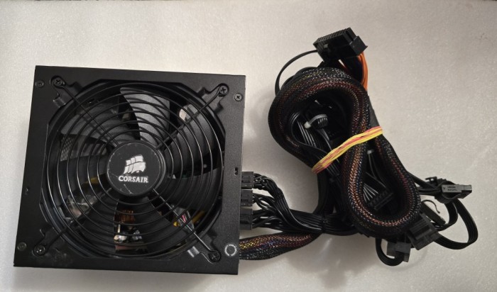 Sursa PC modulara Corsair CX750M 750W certificate: 80+ , 2 x 6 + 2-pin