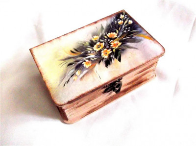 Cutie cu flori galbene, cutie din lemn tip carte 43420 foto