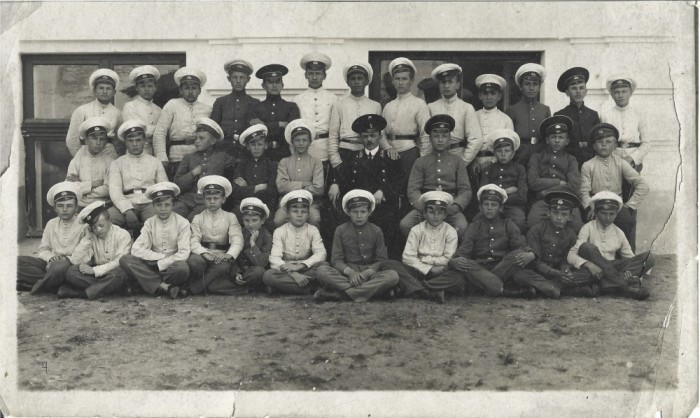 A3939N Elevi &icirc;n uniforme rusești, perioada țaristă