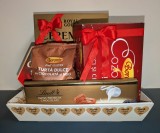 Cutie Cadou cu Bunatati/ Pachet Cadou Zi de Nastere/ Cadou orice eveniment, Cadou Craciun, Cadou Paste / Cos CADOU