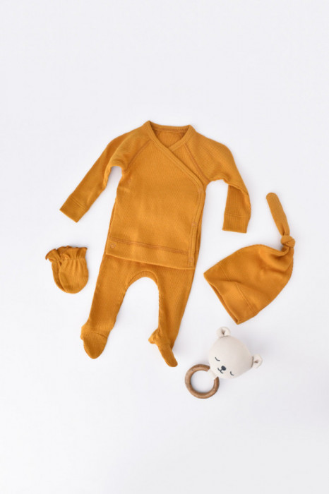 Set 4 piese: bluza, pantaloni, caciulita si manusi din bumbac organic si modal - Sofran, BabyCosy (Marime: 3-6 Luni)