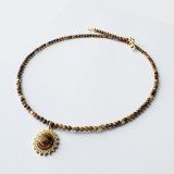 Colier auriu la baza gatului din ochi de tigru - Succes