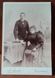 Fotografie pe carton, sot si sotie, inceput de secol XX