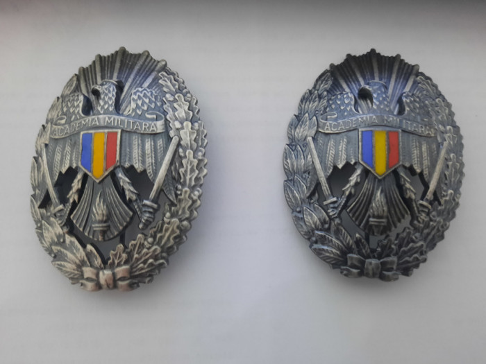 LOT 2 INSIGNE ACADEMIA MILITARĂ * INSERIATE