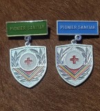 Lot 2 insigne pionier sanitar diferite