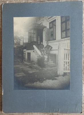 Colonelul Theodor Moscu in fata casei din str. V. Lascar, Bucuresti// 1922 foto