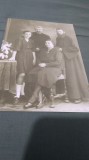 FOTO CU PARINTELE ARSENE BOCA IMPREUNA CU FAMNILIA PARINTELUI DUMITRU STANILOAE 21 /.16 CM