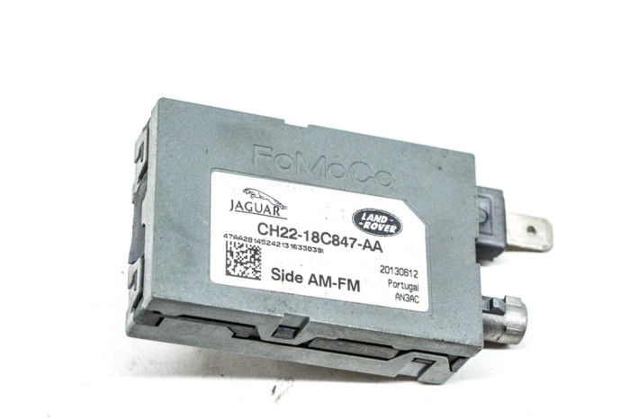 Amplificator de antena LAND ROVER DISCOVERY IV L319 2013 OEM: CH22-18C847-AA | 13952823
