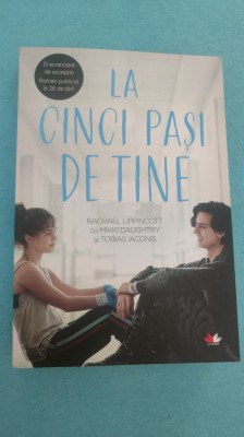R. Lippincot, M. Daughtry, T. Iaconis - La cinci pași de tine foto