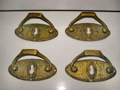 2811- Shielduri vechi cu maner bronz groase 4 bucati. foto