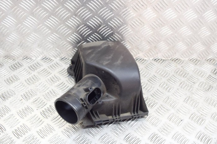 Carcasa filtru de aer (partea superioară) OPEL MOKKA / MOKKA X 2018 OEM: 42418569,1047104S03 14378871