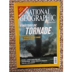 NATIONAL GEOGRAPHIC ROMANIA APRILIE 2004 VANATORII DE TORNADE