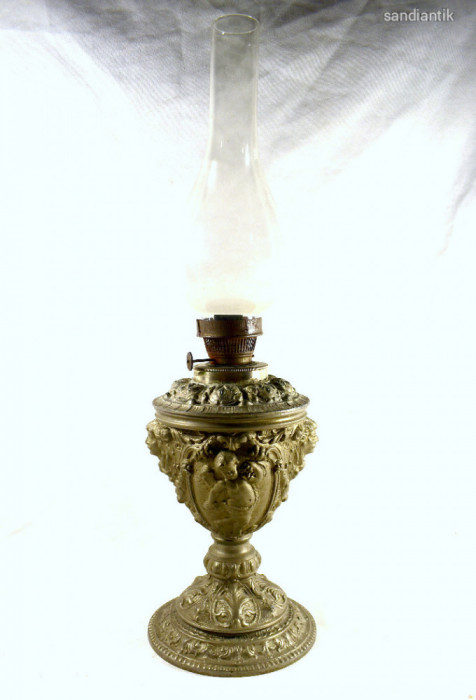 lampa de petrol deosebita de 140 ani