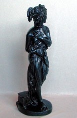 Venus Italica - statueta nud dupa sculptura neoclasica de Antonio Canova foto