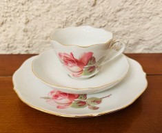 SET DE 3 PIESE DIN PORTELAN FIN- MARCAJ MPM REINE HANDARBEIT 24K GOLD foto