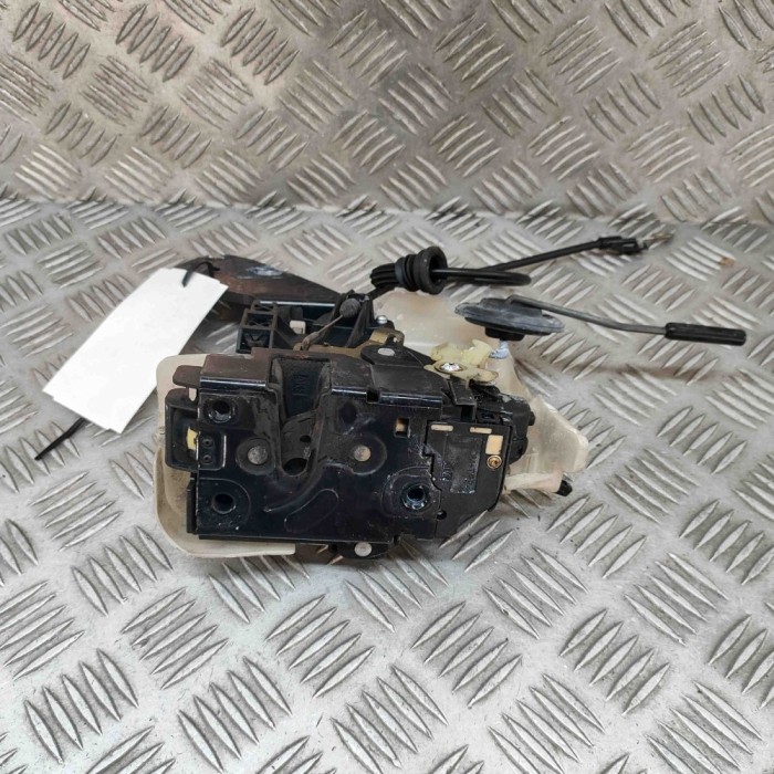 &Icirc;ncuietoare ușă dreapta față VW TRANSPORTER V T5 Flatbed 2004 OEM: 3B1837016BRL,3B1837016CBR,7H0837868 28498259