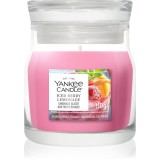 Yankee Candle Iced Berry Lemonade lum&acirc;nare parfumată Signature 110 g