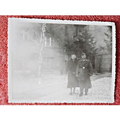Fotografie, militar cu sotia la plimbare, anii 40