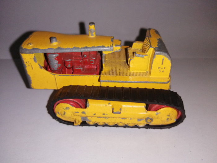 bnk jc Matchbox King Size Caterpillar Tractor K 3