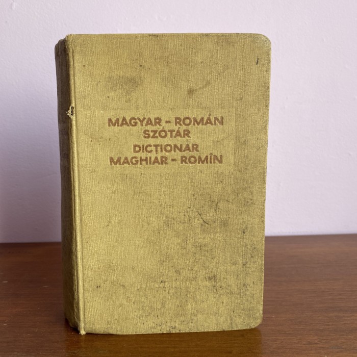 Magyar-roman szotar/ Dictionar maghiar-roman, 1961