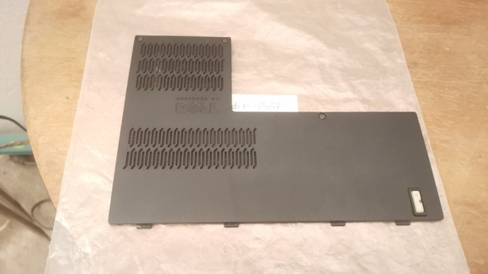 Cover Laptop Dell Studio 1557