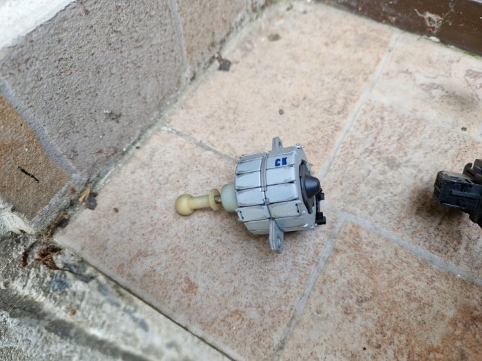 Motoraș far bixenon BMW 3 E90, E91